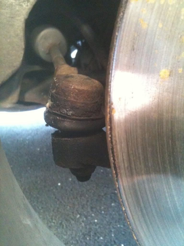 Knocking noise, track rod ends? Pics inside. Vauxhall CorsaC Forum