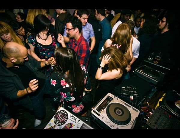 IMAGE: http://i849.photobucket.com/albums/ab58/MattPetley/IMG_0949.jpg