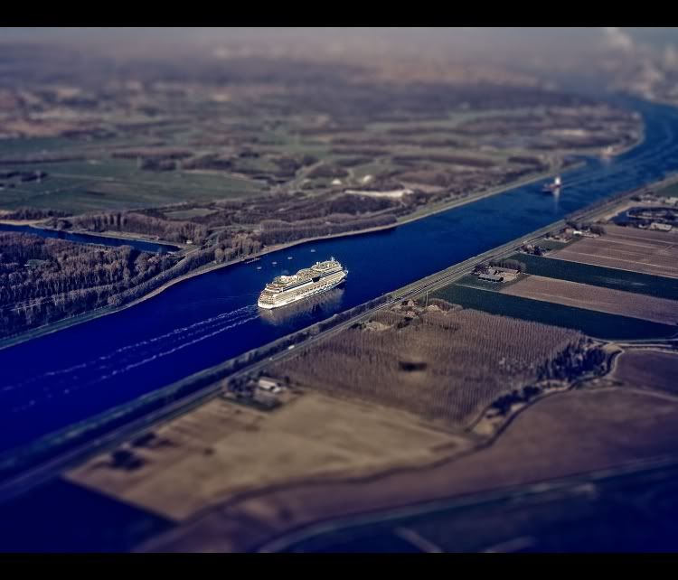 IMAGE: http://i849.photobucket.com/albums/ab58/MattPetley/titlt6edit.jpg